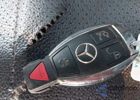 2015 Mercedes-Benz C 300 4Matic/Luxury 4Matic/Sport 4Matic from USA, damaged, VIN 55SWF4KB5FU071881